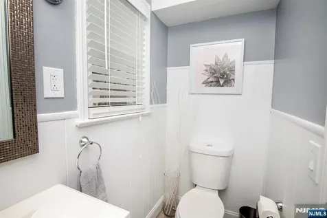 75 17th Avenue Elmwood Park NJ 07407