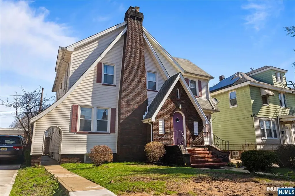 315-317 Meeker Avenue Newark NJ 07112