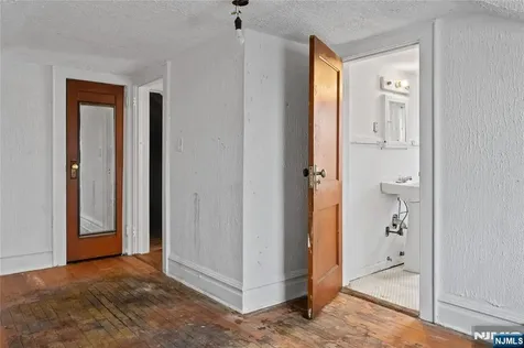 315-317 Meeker Avenue Newark NJ 07112