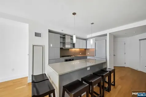 77 Hudson Street Jersey City NJ 07302