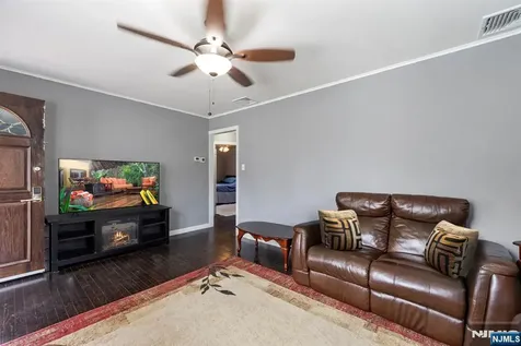 537 Rogers Drive Roxbury Township NJ 07850