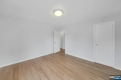 32 7th Avenue Manville NJ 08835