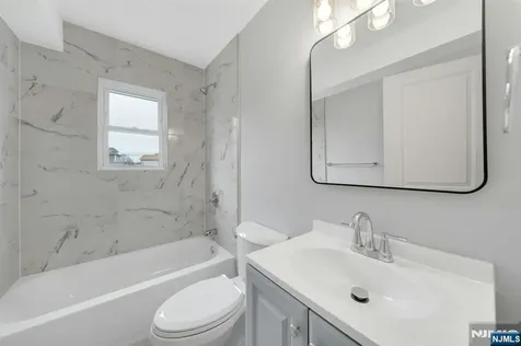 32 7th Avenue Manville NJ 08835