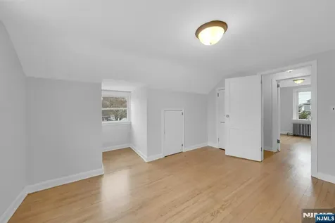 32 7th Avenue Manville NJ 08835