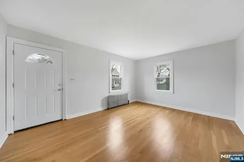 32 7th Avenue Manville NJ 08835