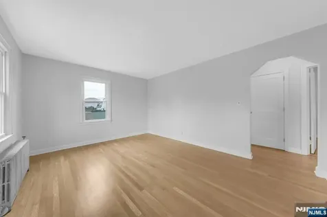 32 7th Avenue Manville NJ 08835