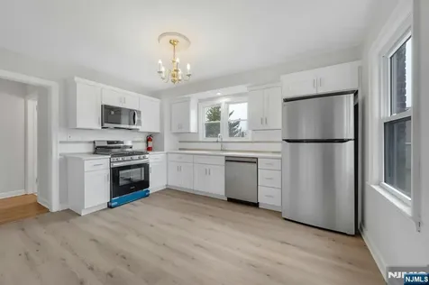 32 7th Avenue Manville NJ 08835