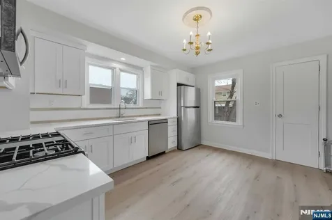 32 7th Avenue Manville NJ 08835