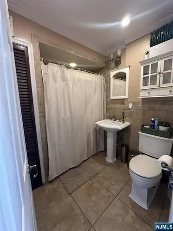 354 Dakota Street Paterson NJ 07503
