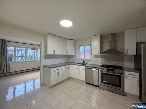 1622 John Street Fort Lee NJ 07024