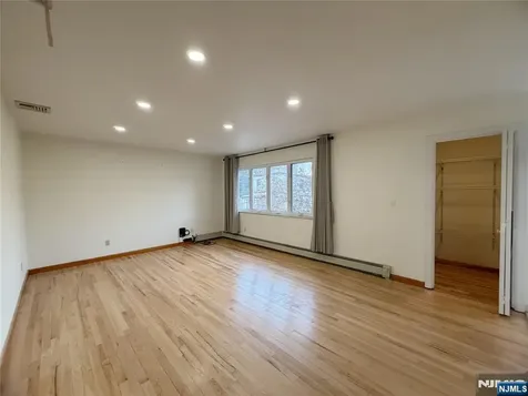 1622 John Street Fort Lee NJ 07024