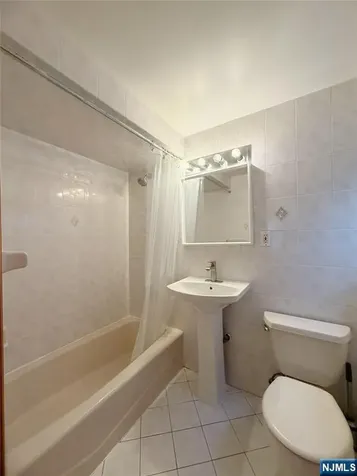 1622 John Street Fort Lee NJ 07024
