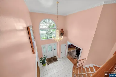 6 Breanne Court East Hanover Twp NJ 07936