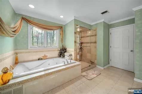 6 Breanne Court East Hanover Twp NJ 07936
