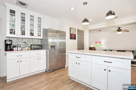 7 Tufts Court Paramus NJ 07652