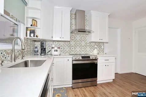 7 Tufts Court Paramus NJ 07652