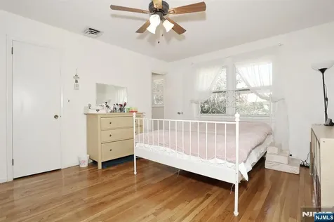 7 Tufts Court Paramus NJ 07652