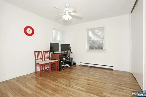 7 Tufts Court Paramus NJ 07652