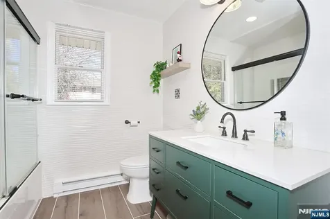 7 Tufts Court Paramus NJ 07652