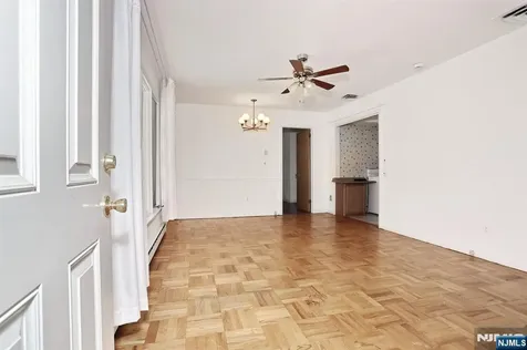 7 Tufts Court Paramus NJ 07652