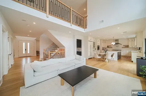 144 Village Circle Paramus NJ 07652