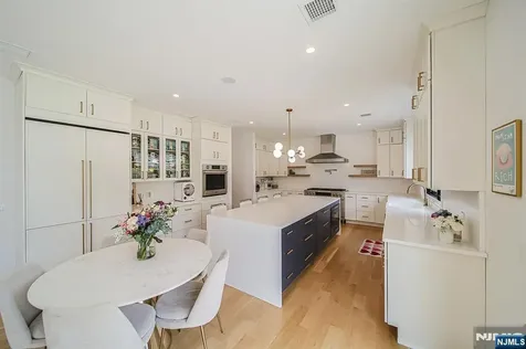 144 Village Circle Paramus NJ 07652