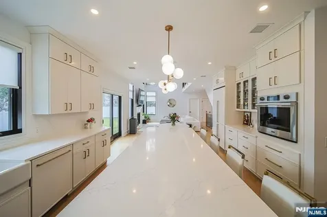 144 Village Circle Paramus NJ 07652