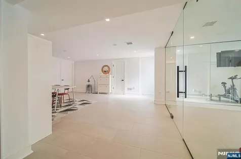 144 Village Circle Paramus NJ 07652