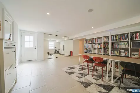144 Village Circle Paramus NJ 07652