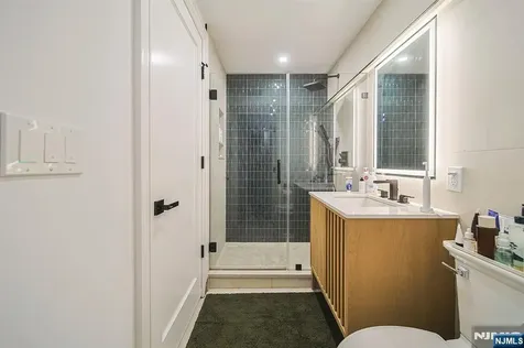 144 Village Circle Paramus NJ 07652