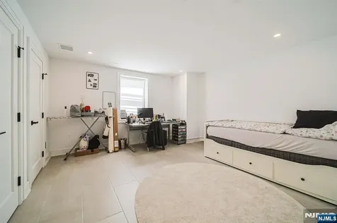 144 Village Circle Paramus NJ 07652