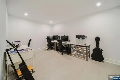 144 Village Circle Paramus NJ 07652