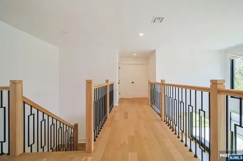 144 Village Circle Paramus NJ 07652