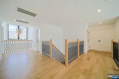 144 Village Circle Paramus NJ 07652
