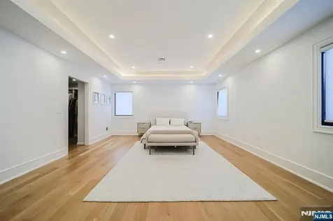 144 Village Circle Paramus NJ 07652