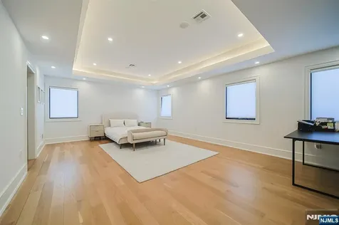 144 Village Circle Paramus NJ 07652