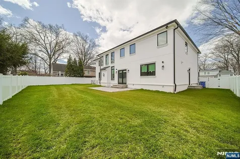 144 Village Circle Paramus NJ 07652