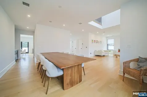 144 Village Circle Paramus NJ 07652