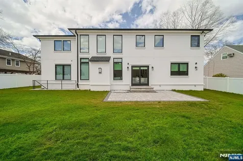 144 Village Circle Paramus NJ 07652