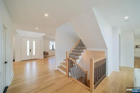 144 Village Circle Paramus NJ 07652