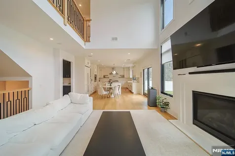 144 Village Circle Paramus NJ 07652
