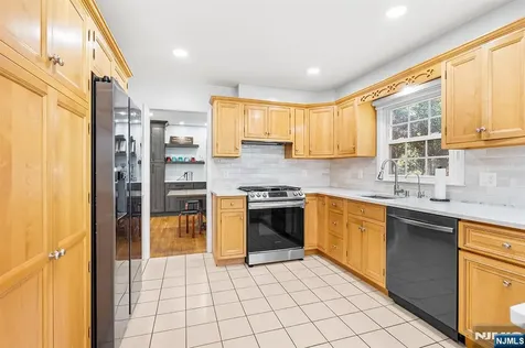 82 Van Horn Street Demarest NJ 07627