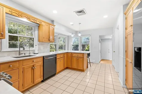 82 Van Horn Street Demarest NJ 07627