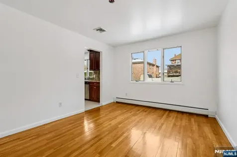 691 Hamilton Avenue Ridgefield NJ 07657