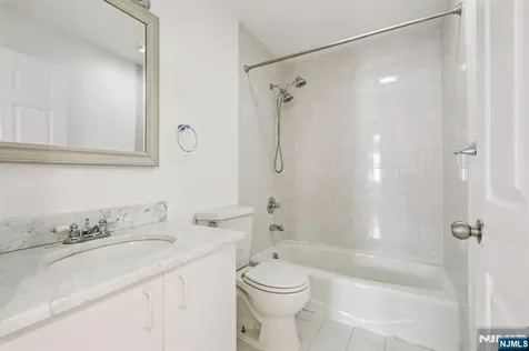 691 Hamilton Avenue Ridgefield NJ 07657