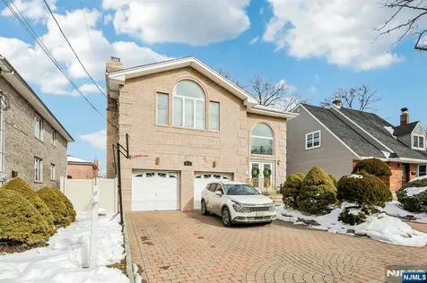 691 Hamilton Avenue Ridgefield NJ 07657
