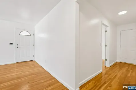 691 Hamilton Avenue Ridgefield NJ 07657