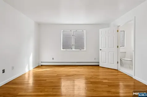 691 Hamilton Avenue Ridgefield NJ 07657