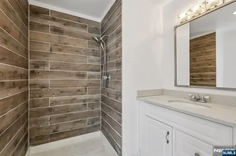 691 Hamilton Avenue Ridgefield NJ 07657