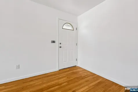 691 Hamilton Avenue Ridgefield NJ 07657